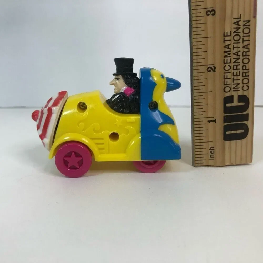 Vintage 1991 DC Comics The Penguin Batman Toy Car Figure‎ Yellow Blue Umbrella